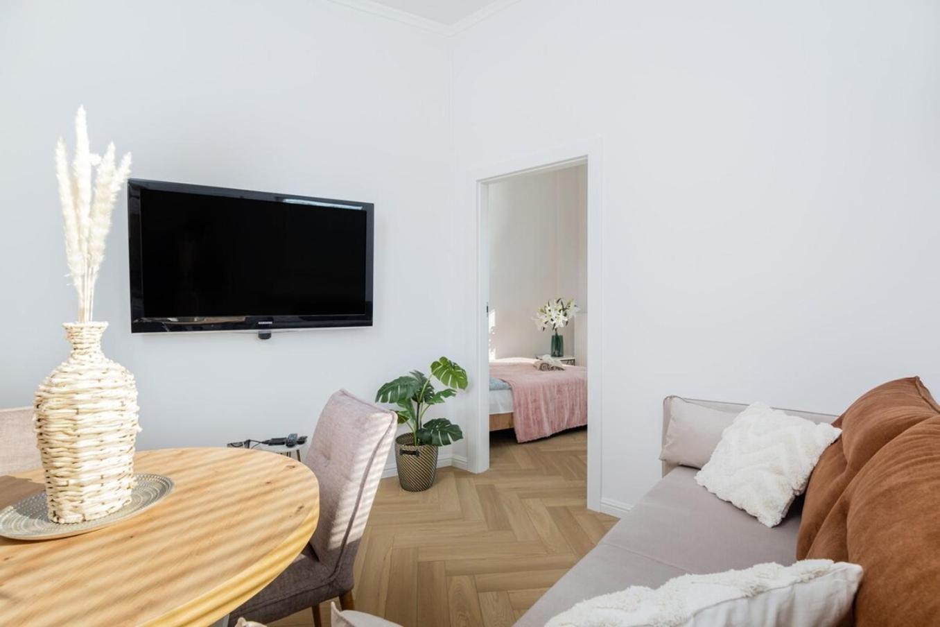 Wiktoryn 21 Citysphere Premium Suite 2 Варшава Экстерьер фото