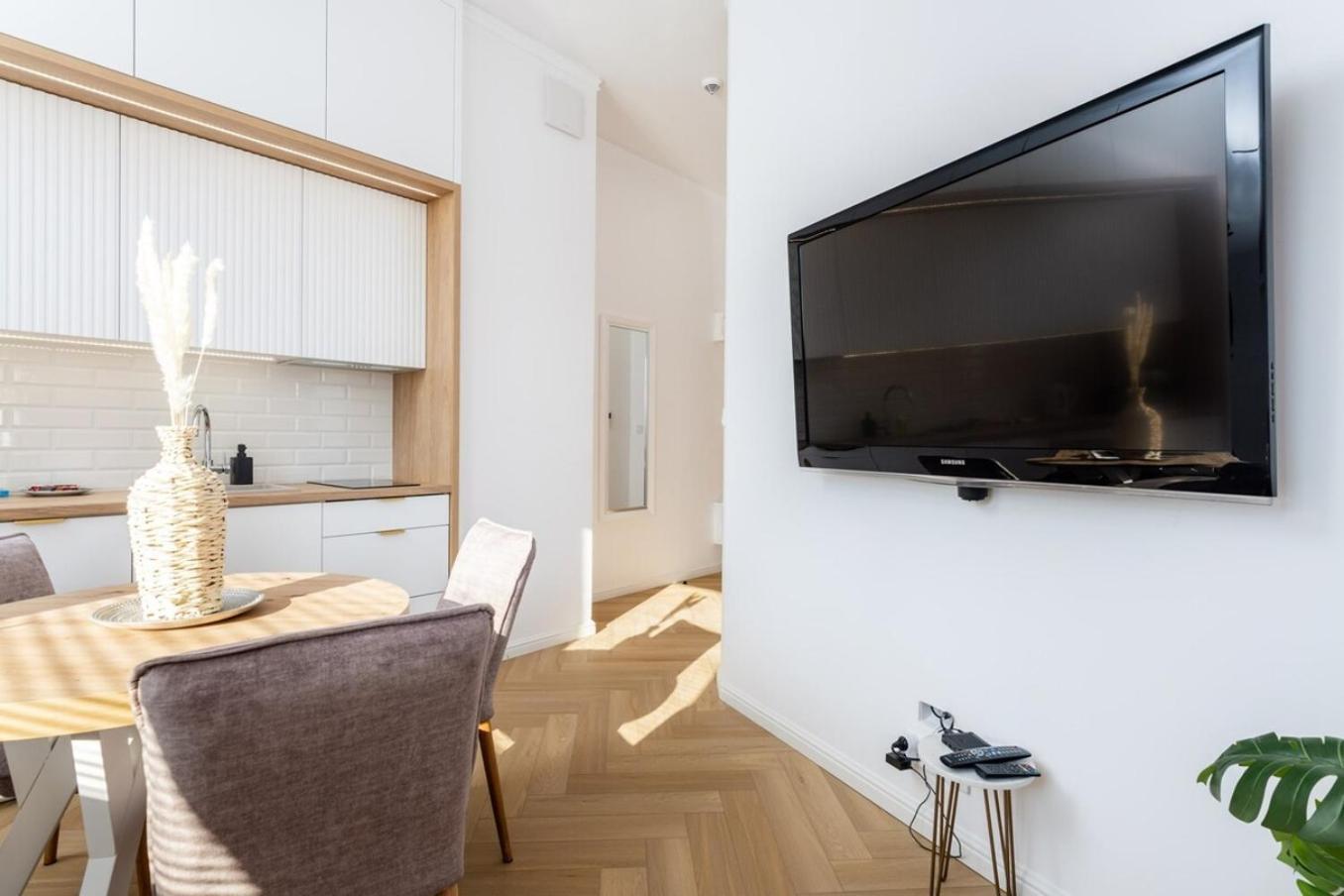 Wiktoryn 21 Citysphere Premium Suite 2 Варшава Экстерьер фото